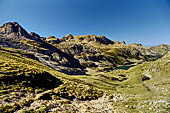 Escursione ai laghi Gemelli, Alta Valle Brembana, Alpi Orobie -  La discesa verso il lago di Aviasco. 